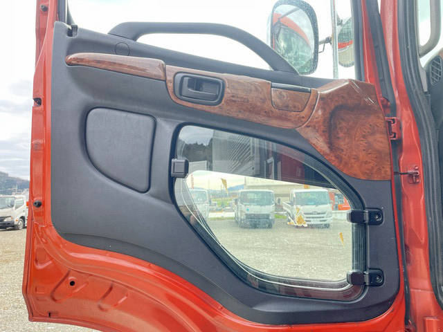 日野プロフィアアルミウイング大型（10t）[写真26]