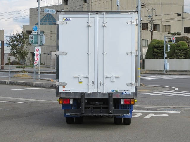 いすゞエルフ冷凍車（冷蔵車）小型（2t・3t）[写真07]