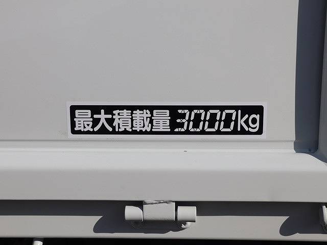 三菱ふそうキャンタークレーン4段小型（2t・3t）[写真16]