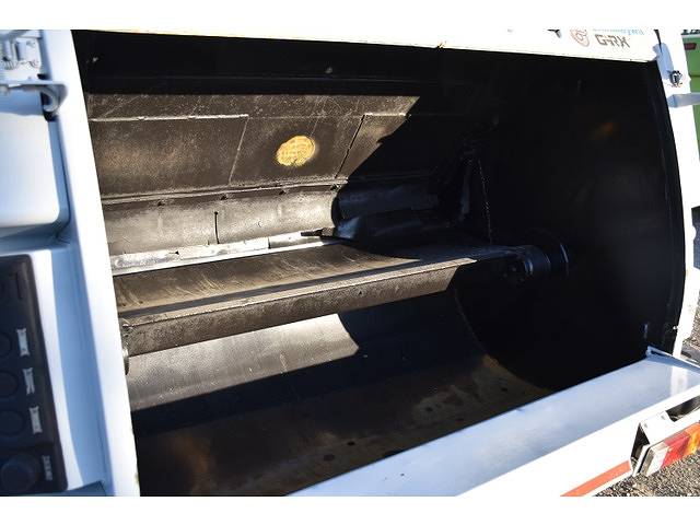 いすゞエルフパッカー車（塵芥車）小型（2t・3t）[写真17]
