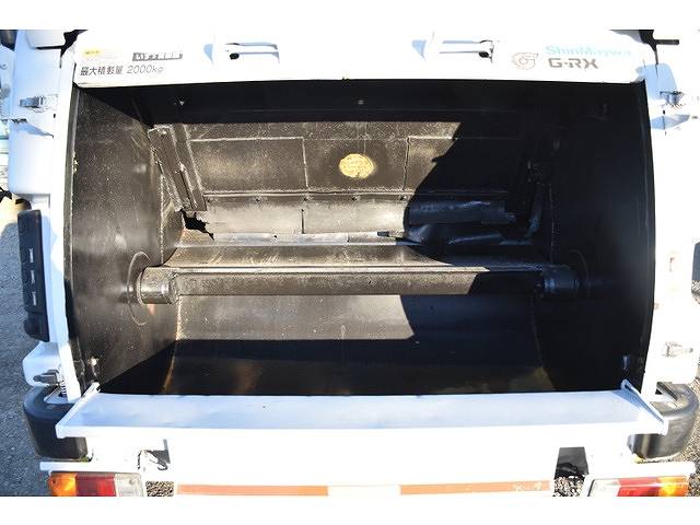 いすゞエルフパッカー車（塵芥車）小型（2t・3t）[写真22]