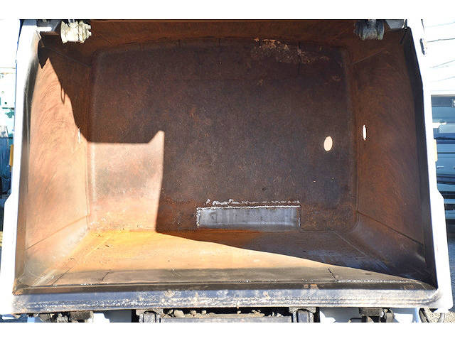 いすゞエルフパッカー車（塵芥車）小型（2t・3t）[写真04]