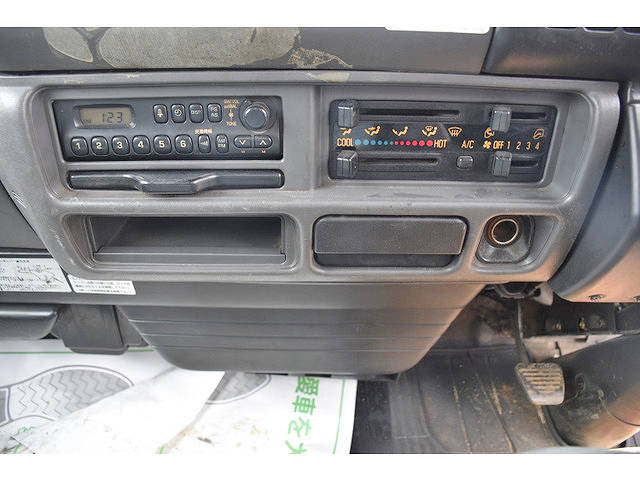 いすゞエルフパッカー車（塵芥車）小型（2t・3t）[写真15]