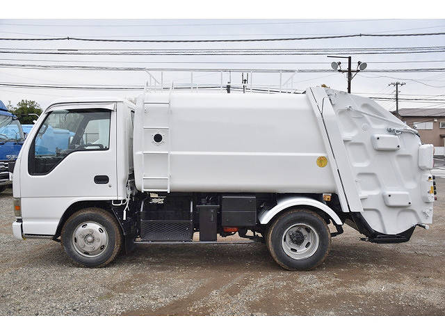 いすゞエルフパッカー車（塵芥車）小型（2t・3t）[写真03]