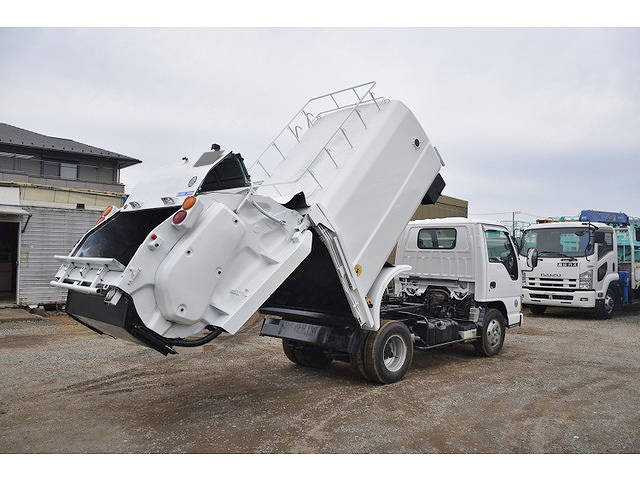 いすゞエルフパッカー車（塵芥車）小型（2t・3t）[写真06]