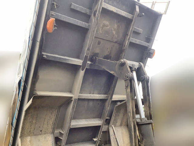 日野レンジャーダンプ増トン（6t・8t）[写真10]