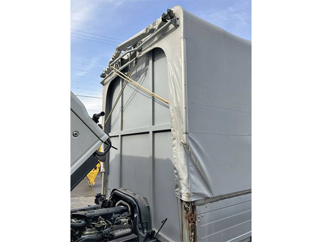 いすゞエルフ幌ウイング小型（2t・3t）[写真17]