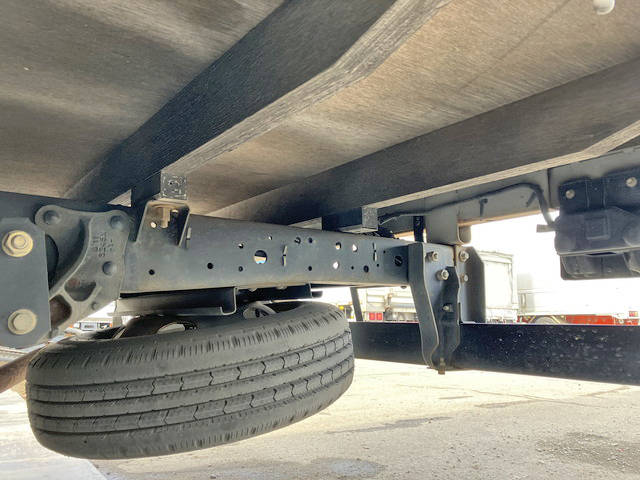 いすゞエルフ幌ウイング小型（2t・3t）[写真21]