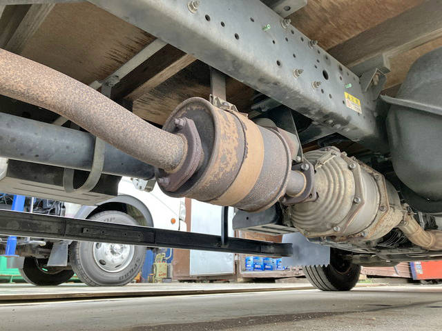 いすゞエルフ幌ウイング小型（2t・3t）[写真22]