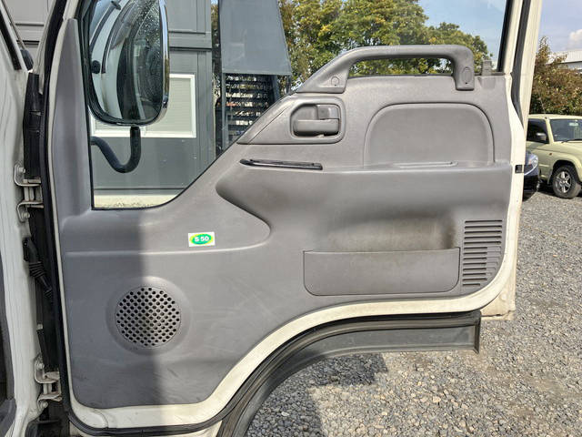 いすゞエルフ幌ウイング小型（2t・3t）[写真29]