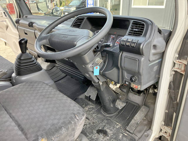 いすゞエルフ幌ウイング小型（2t・3t）[写真34]