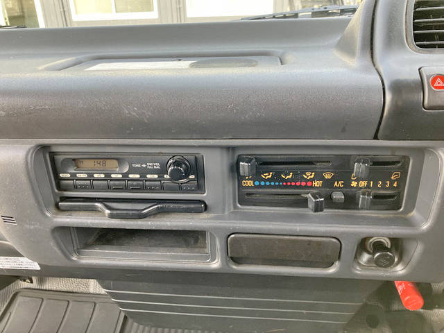 いすゞエルフ幌ウイング小型（2t・3t）[写真35]