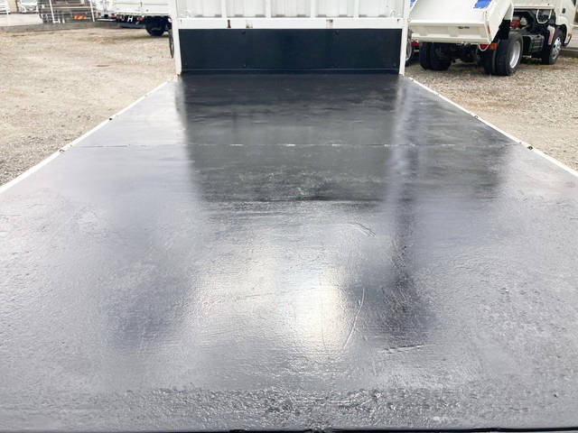 三菱ふそうキャンター平ボディ小型（2t・3t）[写真13]