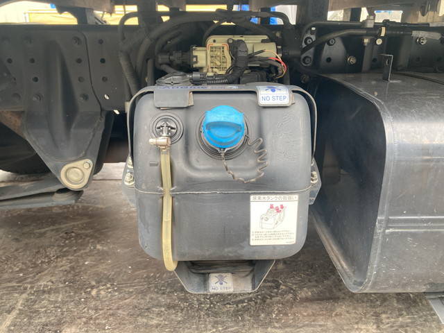 三菱ふそうキャンター平ボディ小型（2t・3t）[写真18]