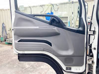 三菱ふそうキャンター平ボディ小型（2t・3t）[写真27]