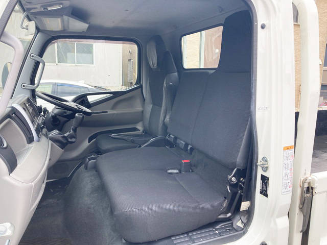 三菱ふそうキャンター平ボディ小型（2t・3t）[写真29]
