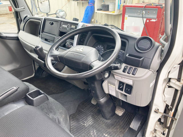 三菱ふそうキャンター平ボディ小型（2t・3t）[写真33]