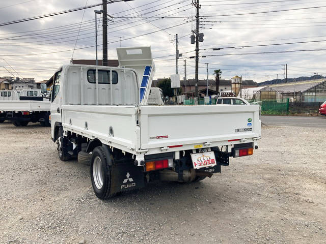 三菱ふそうキャンター平ボディ小型（2t・3t）[写真04]