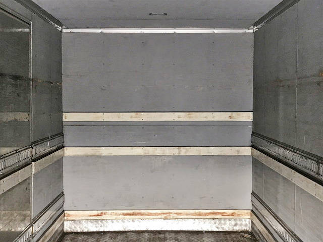 三菱ふそうファイターアルミバン中型（4t）[写真15]