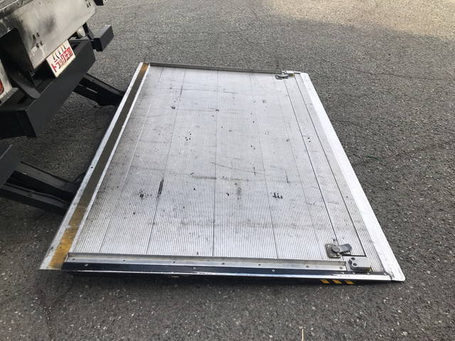 三菱ふそうファイターアルミバン中型（4t）[写真17]