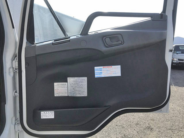 三菱ふそうファイターアルミバン中型（4t）[写真28]