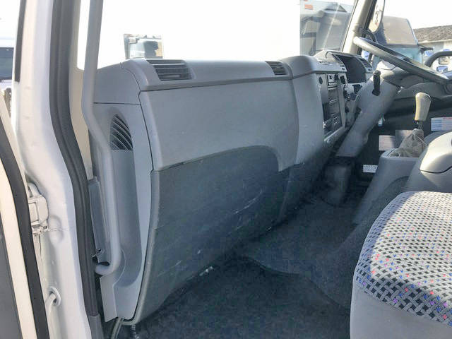 三菱ふそうファイターアルミバン中型（4t）[写真31]