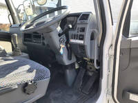 三菱ふそうファイターアルミバン中型（4t）[写真32]