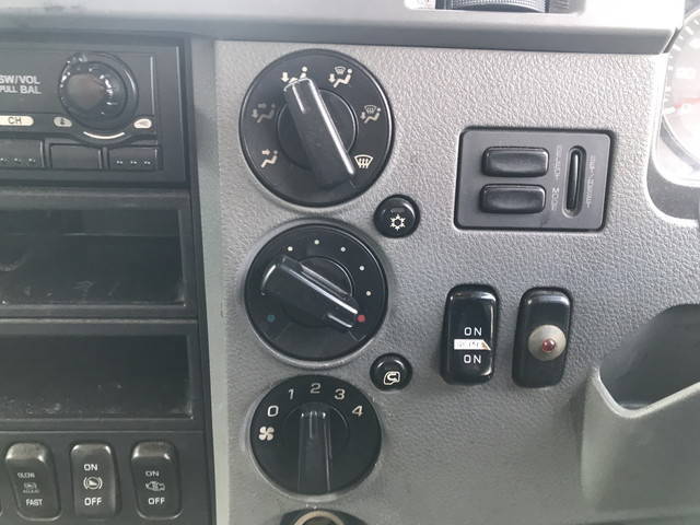 三菱ふそうファイターアルミバン中型（4t）[写真36]