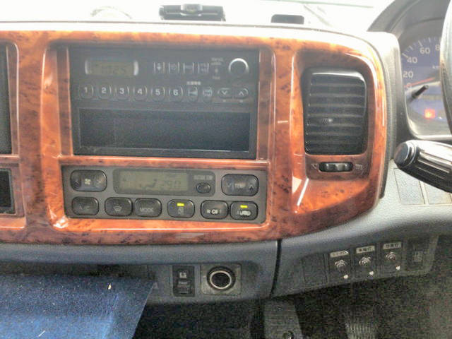 日野レンジャーアルミブロック中型（4t）[写真18]