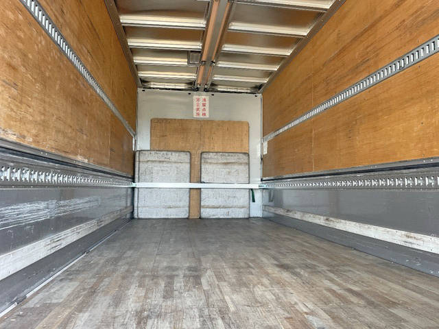 日野レンジャーアルミウイング中型（4t）[写真06]