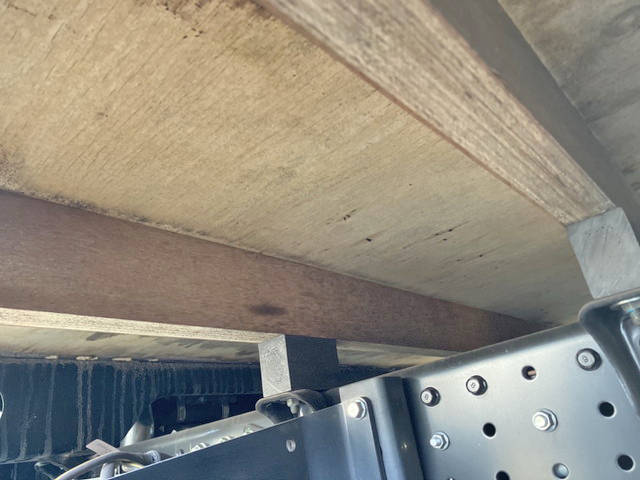 三菱ふそうキャンター平ボディ小型（2t・3t）[写真11]