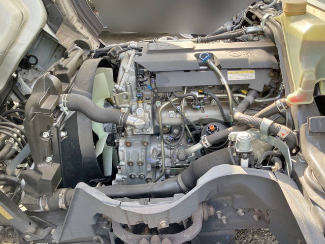 三菱ふそうキャンター平ボディ小型（2t・3t）[写真16]