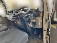 三菱ふそうキャンター平ボディ小型（2t・3t）[写真22]