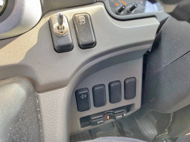 三菱ふそうキャンター平ボディ小型（2t・3t）[写真26]