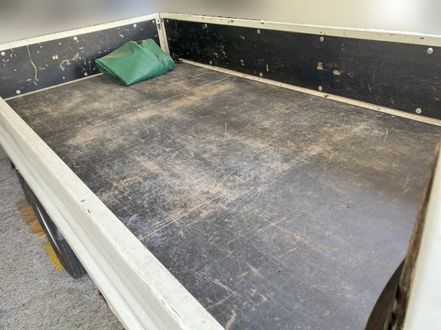 三菱ふそうキャンター平ボディ小型（2t・3t）[写真05]