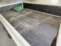 三菱ふそうキャンター平ボディ小型（2t・3t）[写真05]