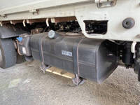 三菱ふそうキャンター平ボディ小型（2t・3t）[写真08]