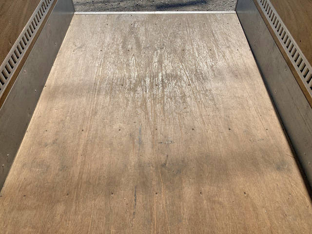 いすゞエルフアルミバン小型（2t・3t）[写真16]