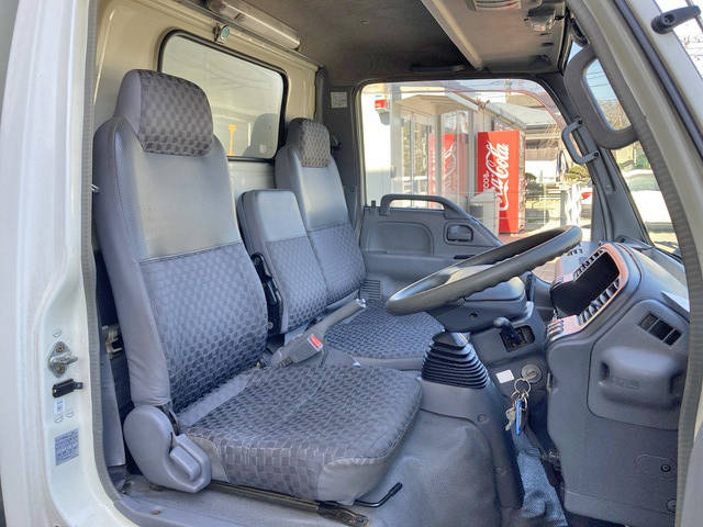 いすゞエルフアルミバン小型（2t・3t）[写真35]