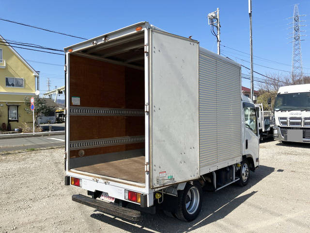いすゞエルフアルミバン小型（2t・3t）[写真11]