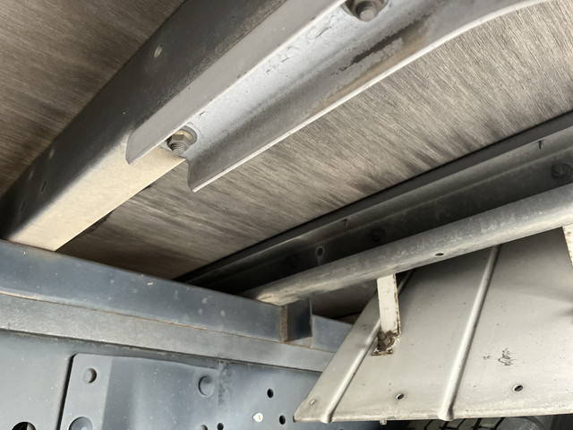 いすゞエルフアルミバン小型（2t・3t）[写真23]