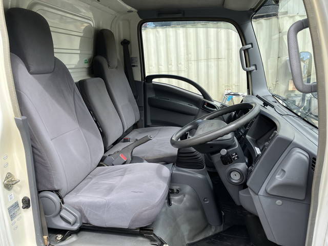 いすゞエルフアルミバン小型（2t・3t）[写真29]