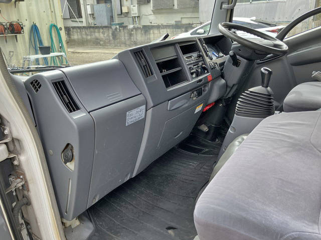 いすゞエルフアルミバン小型（2t・3t）[写真30]