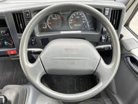 いすゞエルフアルミバン小型（2t・3t）[写真33]