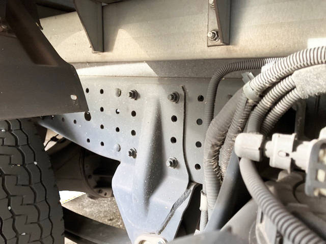 三菱ふそうキャンターアルミバン小型（2t・3t）[写真13]