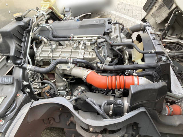 三菱ふそうキャンターアルミバン小型（2t・3t）[写真15]