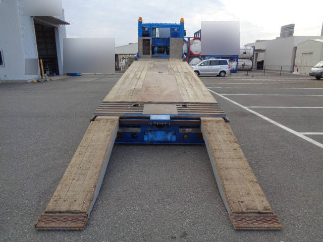 いすゞギガセルフローダー大型（10t）[写真11]