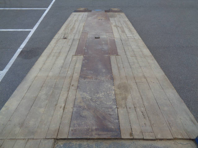 いすゞギガセルフローダー大型（10t）[写真12]