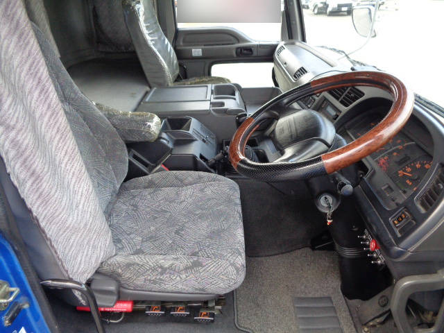 いすゞギガセルフローダー大型（10t）[写真33]