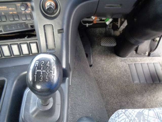 いすゞギガセルフローダー大型（10t）[写真35]